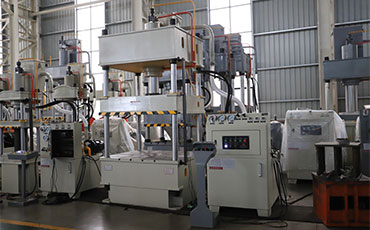 四柱液壓機(jī)廠家哪家好？