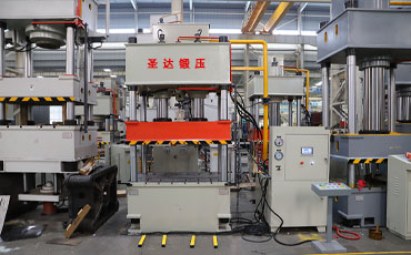 200噸四柱液壓機有多重？