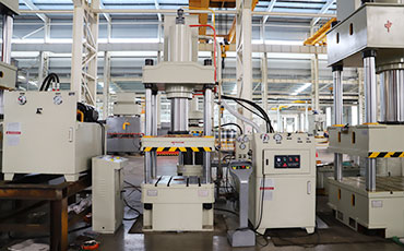 選購(gòu)四柱液壓機(jī)需了解些什么？